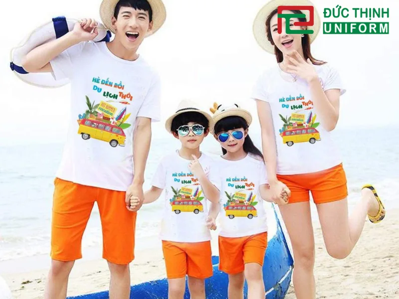 Mẫu áo gia đình đi biển với slogan dễ thương